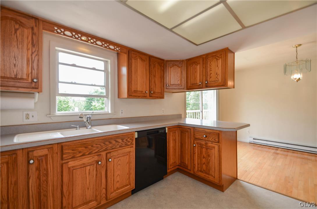 142 Peechatka Ridge Henryville, PA 18332 - Photo 8 of 29 Gallery Image 8