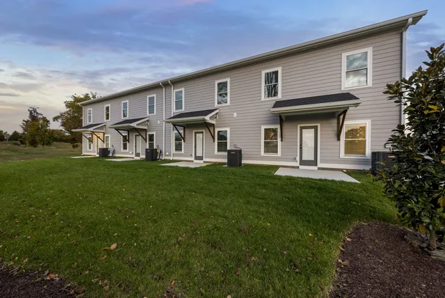 $1,700 | 2624 South Main Street, Unit 18, Springfield, TN 37172