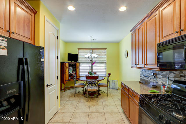 17224 North Rosa Drive Maricopa, AZ 85138 - Photo 11 of 35 12