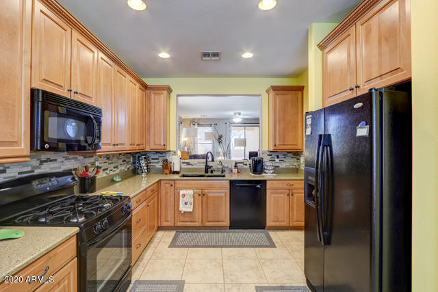 17224 North Rosa Drive Maricopa, AZ 85138 - Photo 14 of 35 15