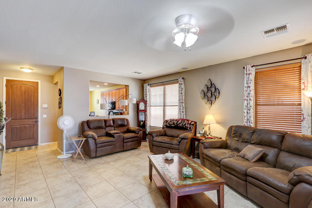 17224 North Rosa Drive Maricopa, AZ 85138 - Photo 7 of 35 08