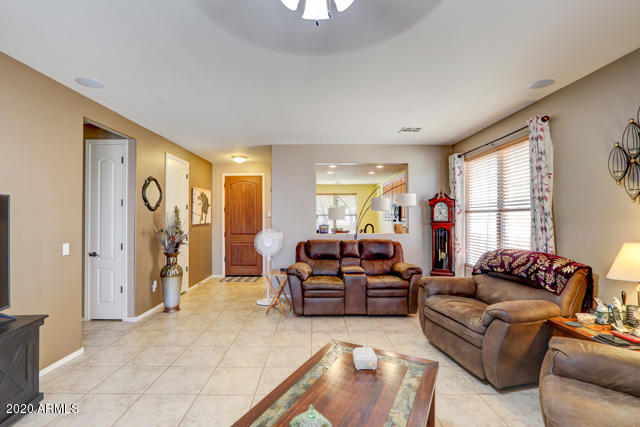 17224 North Rosa Drive Maricopa, AZ 85138 - Photo 8 of 35 09
