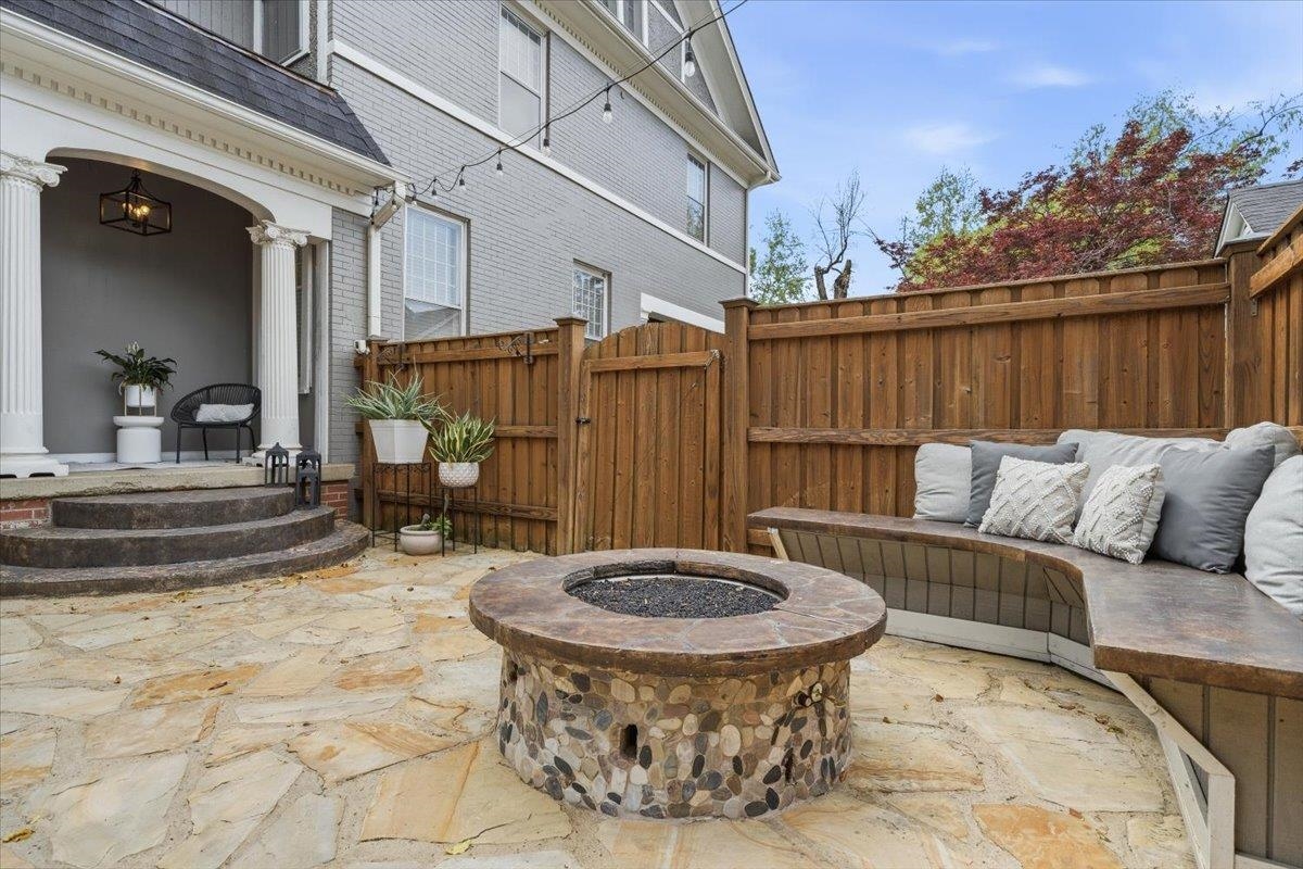 124 Clark Place Memphis, TN 38104 - Photo 35 of 40 a view of a backyard with furniture