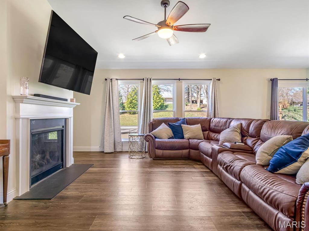 302 Fox Run Drive Columbia, IL 62236 - Photo 5 of 32