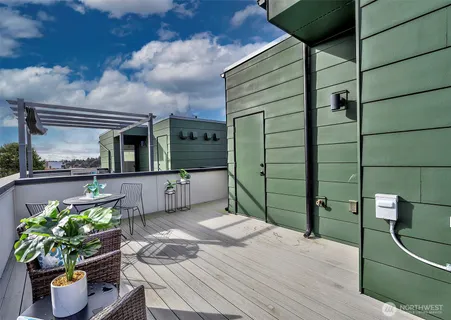 $599,950 | 1605 South Washington Street, Unit F, Seattle, WA 98144