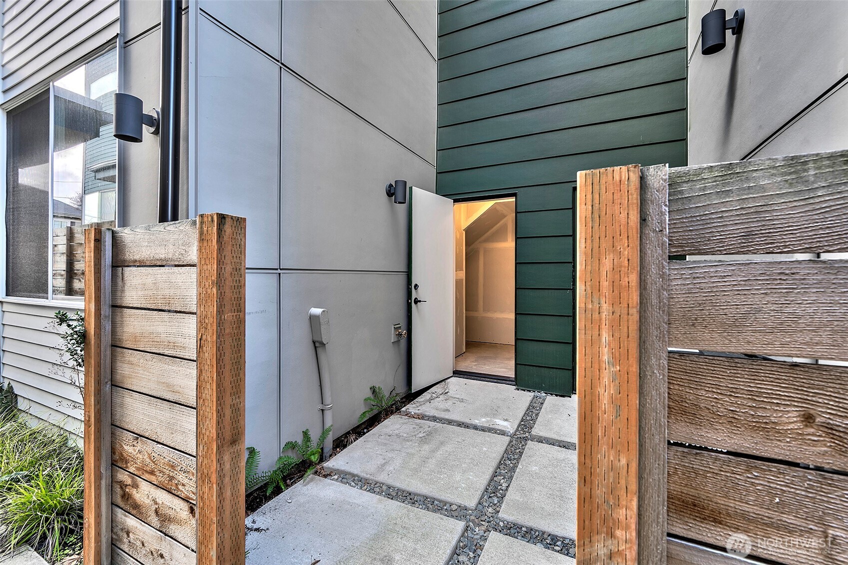 1605 South Washington Street, Unit F Seattle, WA 98144 - Photo 18 of 23