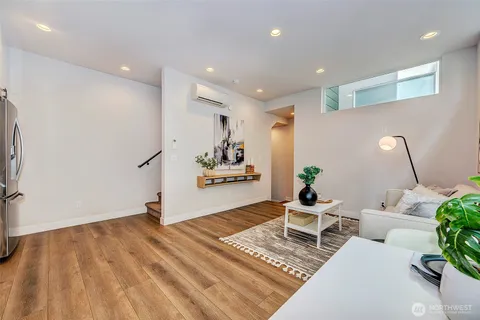 $599,950 | 1605 South Washington Street, Unit F, Seattle, WA 98144