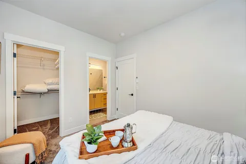 $599,950 | 1605 South Washington Street, Unit F, Seattle, WA 98144