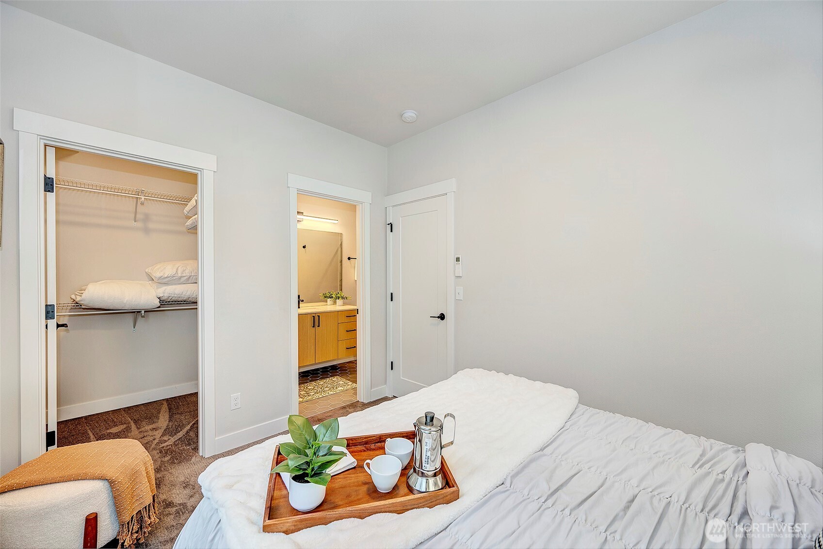 1605 South Washington Street, Unit F Seattle, WA 98144 - Photo 8 of 23