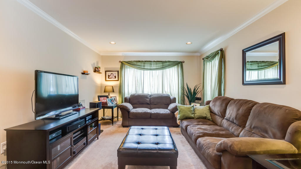 9 Bristel Road Holmdel, NJ 07733 - Photo 10 of 28 FORMAL LIVING ROOM