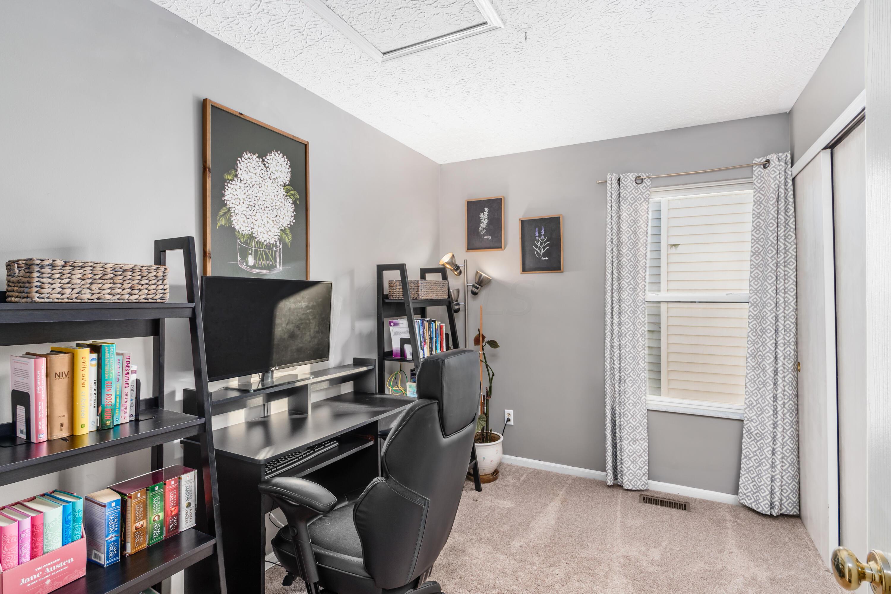 565 Marcum Road Blacklick, OH 43004 - Photo 14 of 29 Second bedroom currently being used as an office
