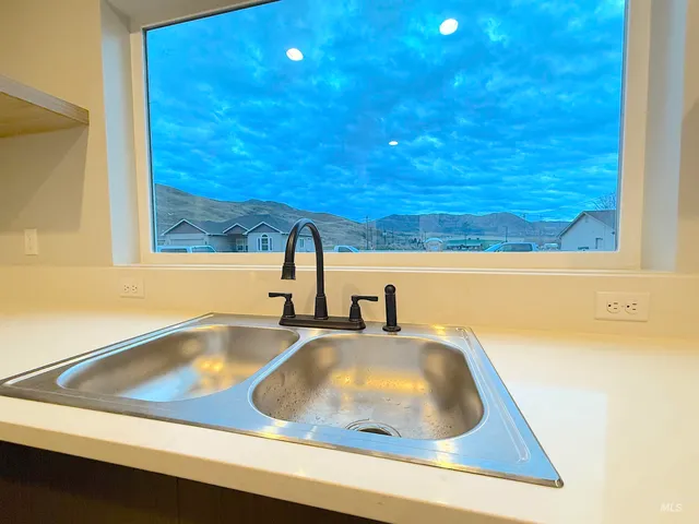 $365,900 | 144 Dovetail Drive, Horseshoe Bend, ID 83629