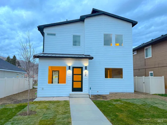 $365,900 | 144 Dovetail Drive, Horseshoe Bend, ID 83629