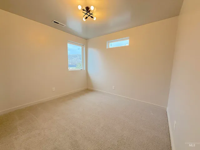 $365,900 | 144 Dovetail Drive, Horseshoe Bend, ID 83629