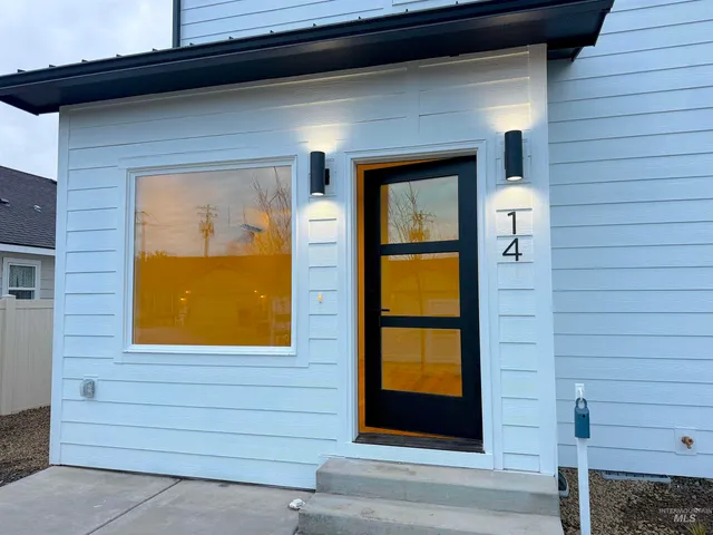 $365,900 | 144 Dovetail Drive, Horseshoe Bend, ID 83629