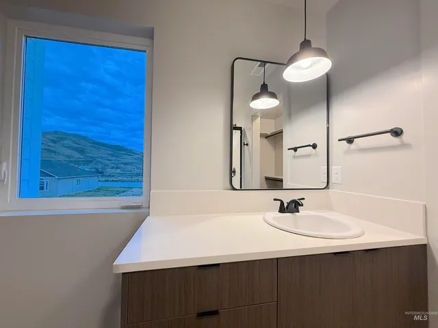 $365,900 | 144 Dovetail Drive, Horseshoe Bend, ID 83629