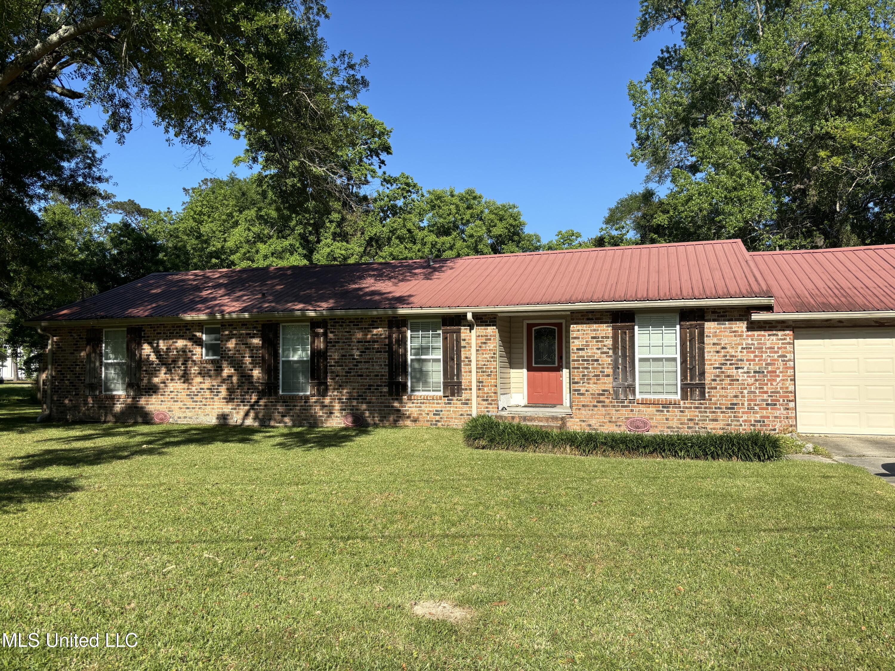 121 Dick Kennedy Road Picayune, MS 39466 - Photo 2 of 22 IMG_5092