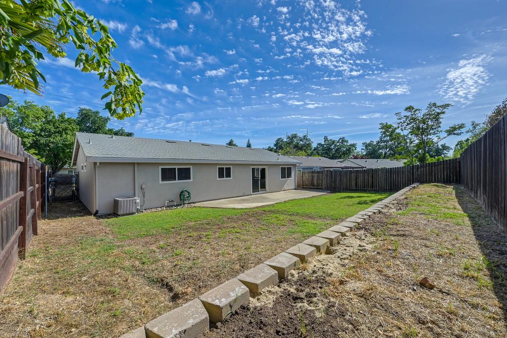 8037 Ruthwood Way Orangevale, CA 95662 - Photo 35 of 37 a house view with a garden space