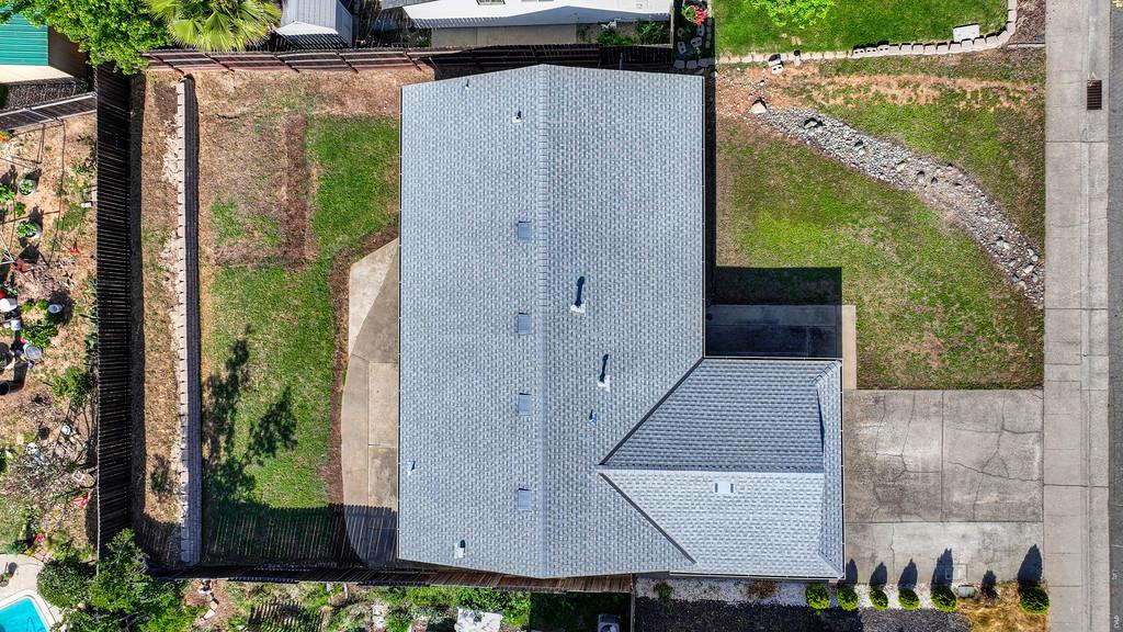 8037 Ruthwood Way Orangevale, CA 95662 - Photo 36 of 37 a view of a balcony with an outdoor space