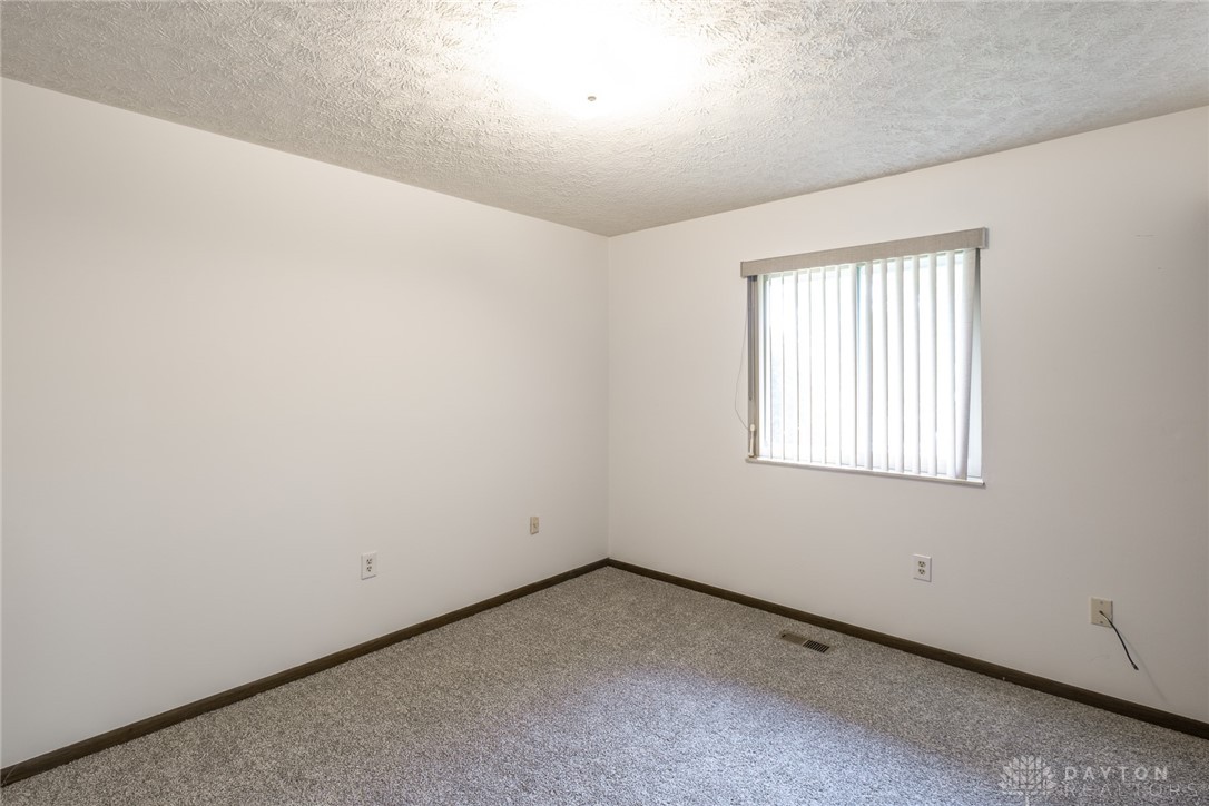 5650 Powell Road Dayton, OH 45424 - Photo 21 of 27 Gallery Image 21