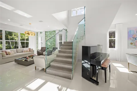$3,900,000 | 5700 Southwest 86th Street, South Miami, FL 33143