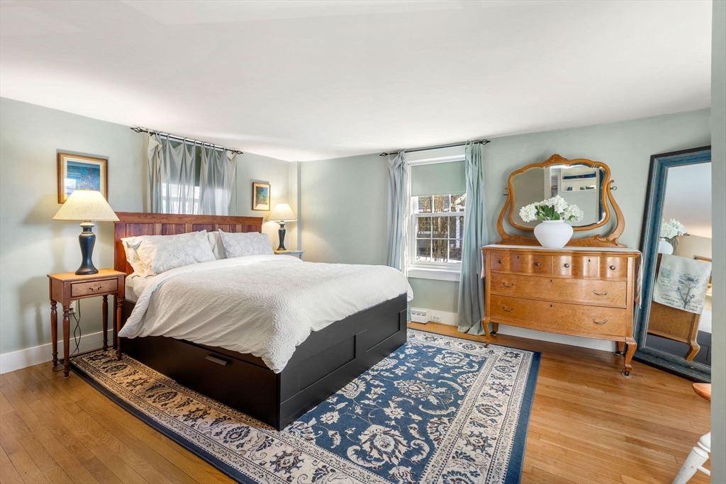 40 R Prospect Street, Unit 3 Marblehead, MA 01945 - Photo 16 of 34