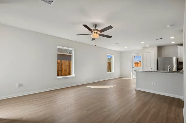 $1,925 | 361 Tejas Trail, Waller, TX 77484