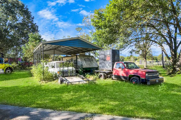 a view of outdoor space yard and patio