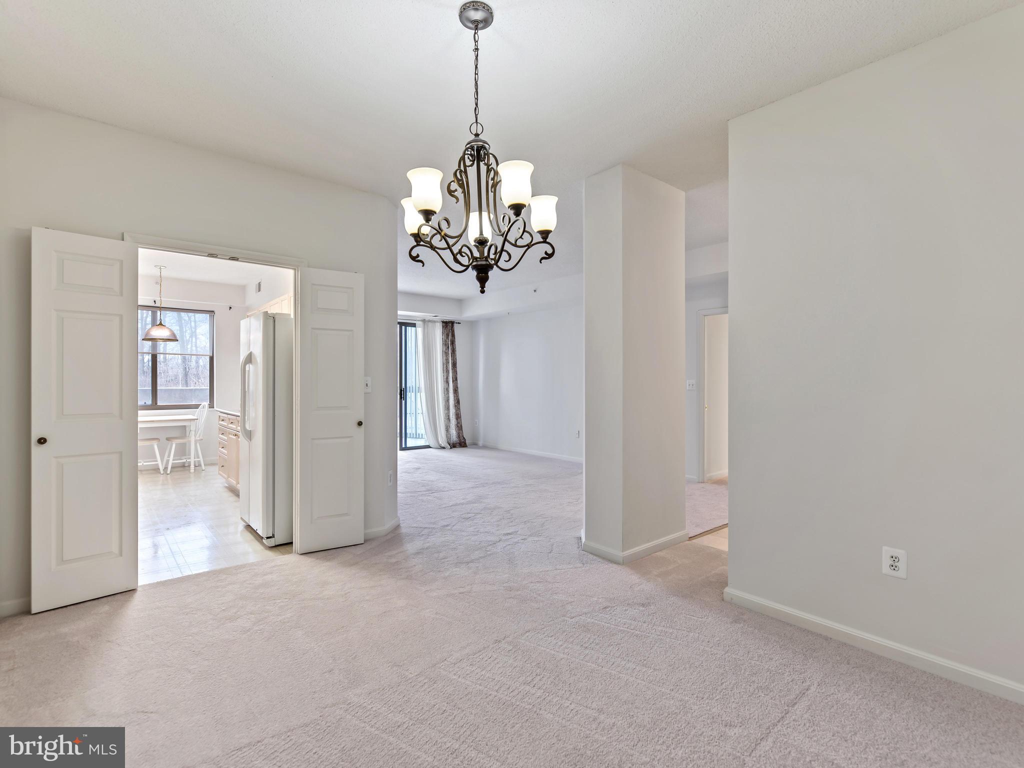 19365 Cypress Ridge Terrace, Unit 104 Leesburg, VA 20176 - Photo 7 of 16 Dining Area