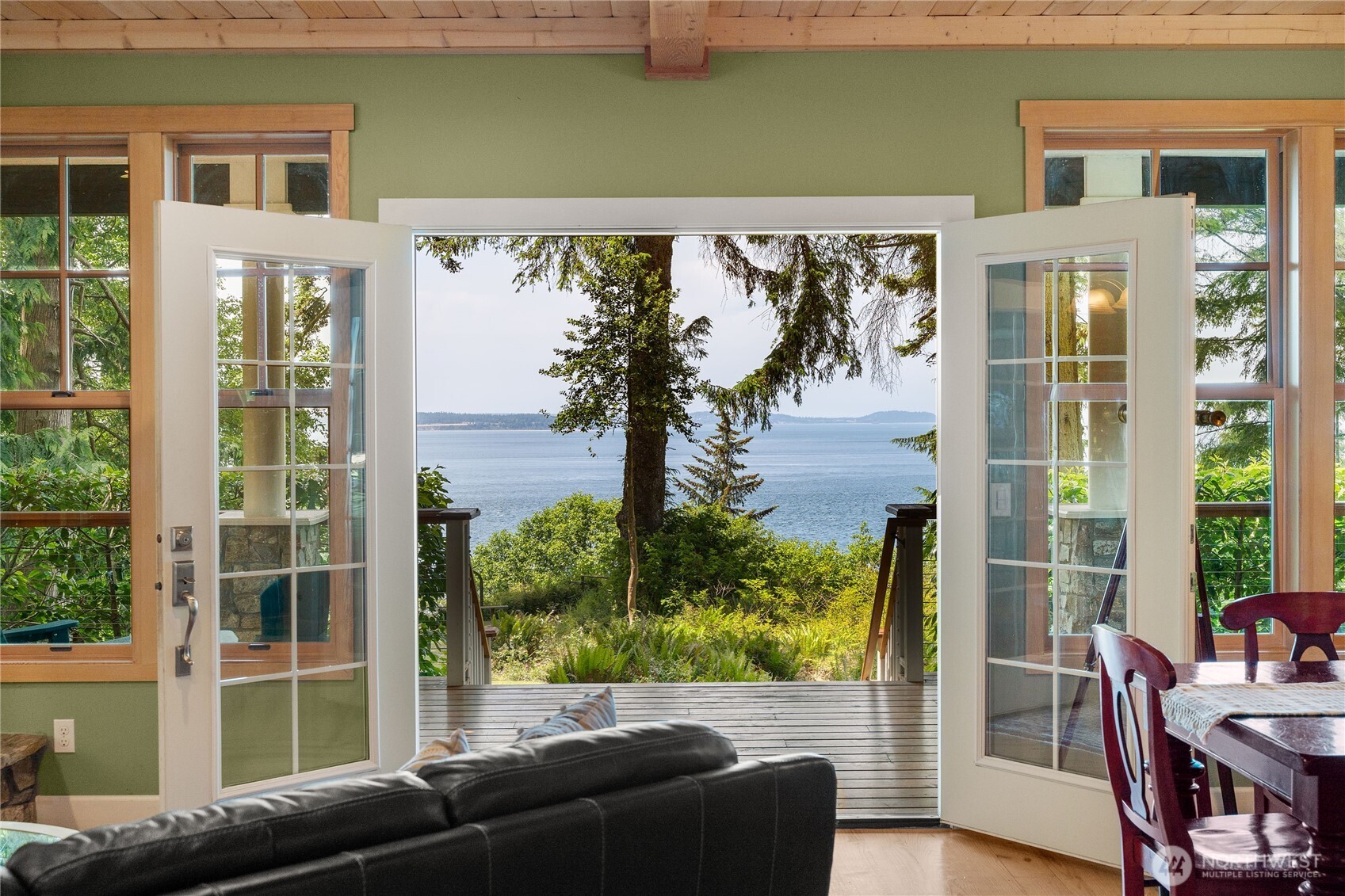 3384 South Smugglers Cove Road Greenbank, WA 98253 - Photo 3 of 40