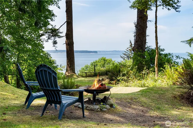 a view of outdoor space yard and patio