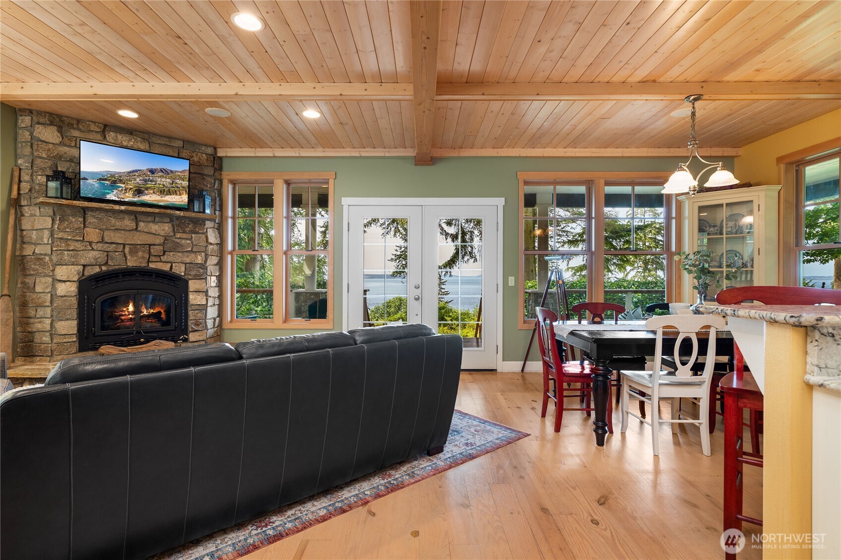 3384 South Smugglers Cove Road Greenbank, WA 98253 - Photo 4 of 40