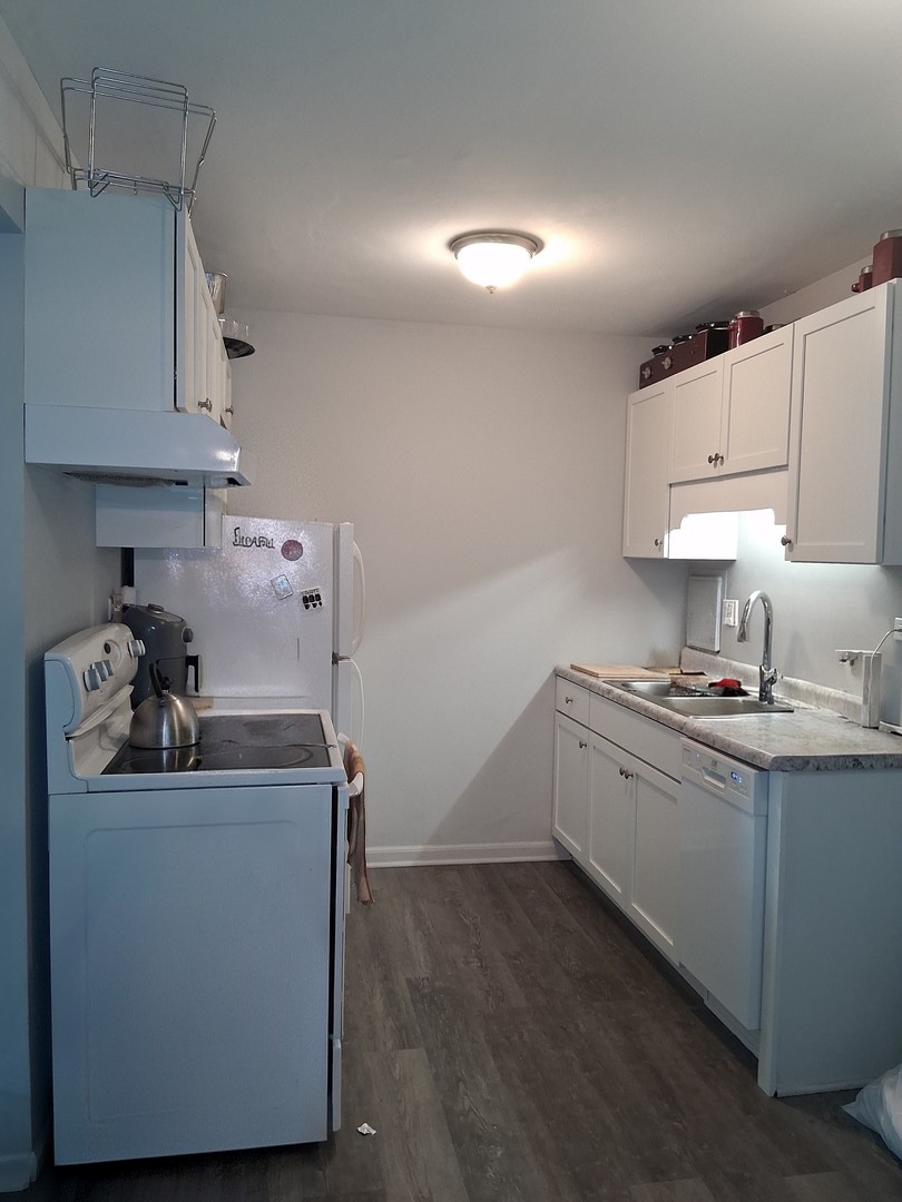 850 East Old Willow Road, Unit 218 Prospect Heights, IL 60070 - Photo 3 of 7