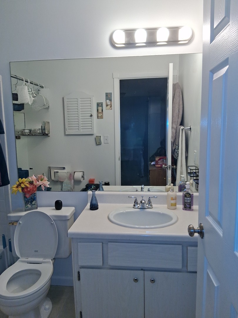 850 East Old Willow Road, Unit 218 Prospect Heights, IL 60070 - Photo 5 of 7