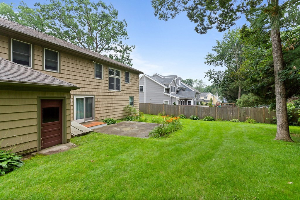 61 Savoy Road Needham, MA 02492 - Photo 3 of 19