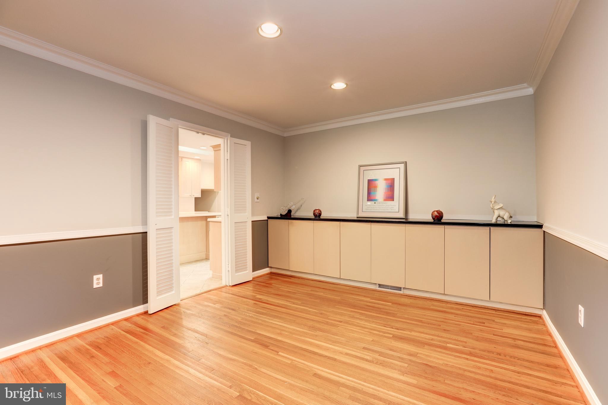 11817 Prestwick Road Potomac, MD 20854 - Photo 13 of 58 Gallery Image 13