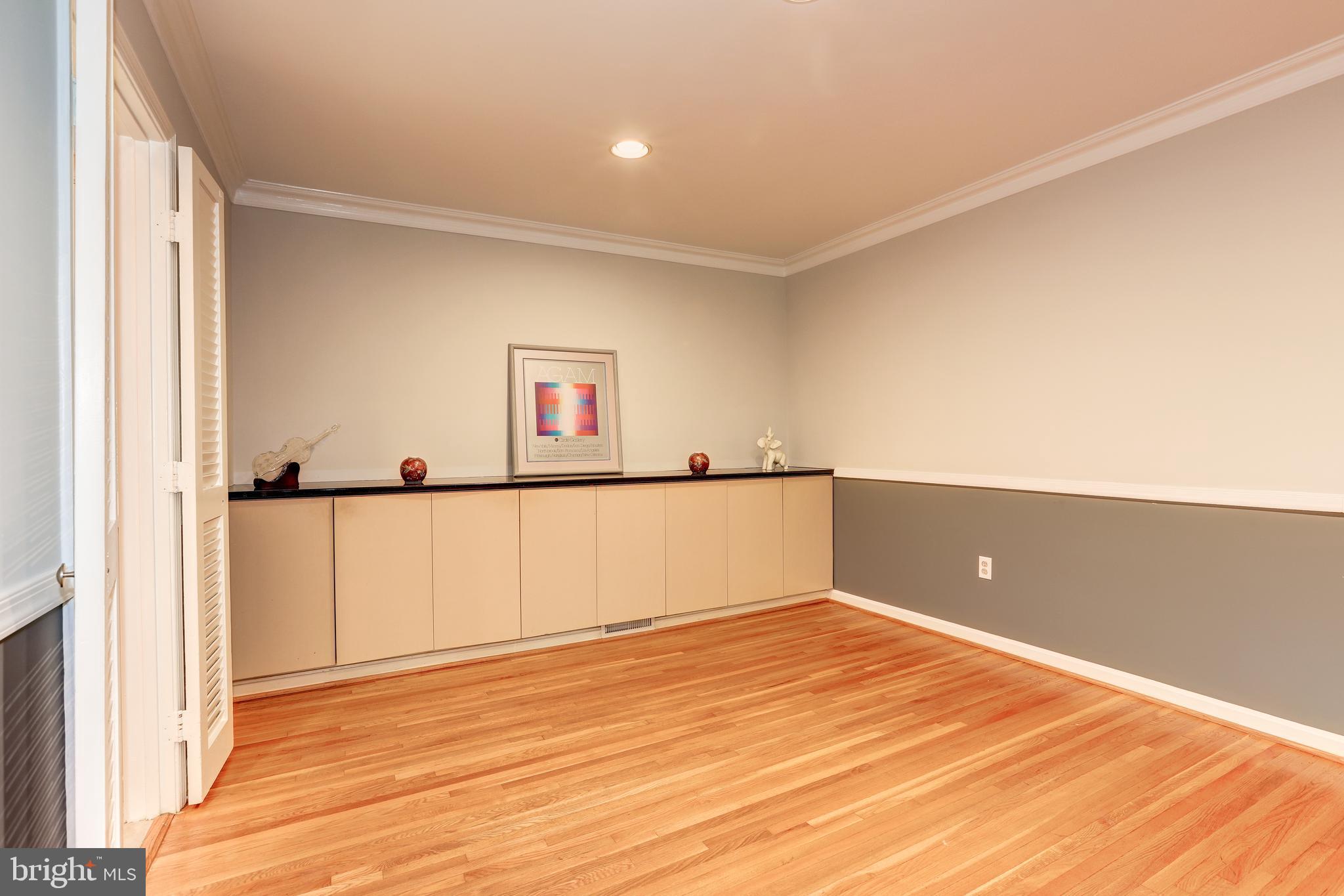 11817 Prestwick Road Potomac, MD 20854 - Photo 14 of 58 Gallery Image 14