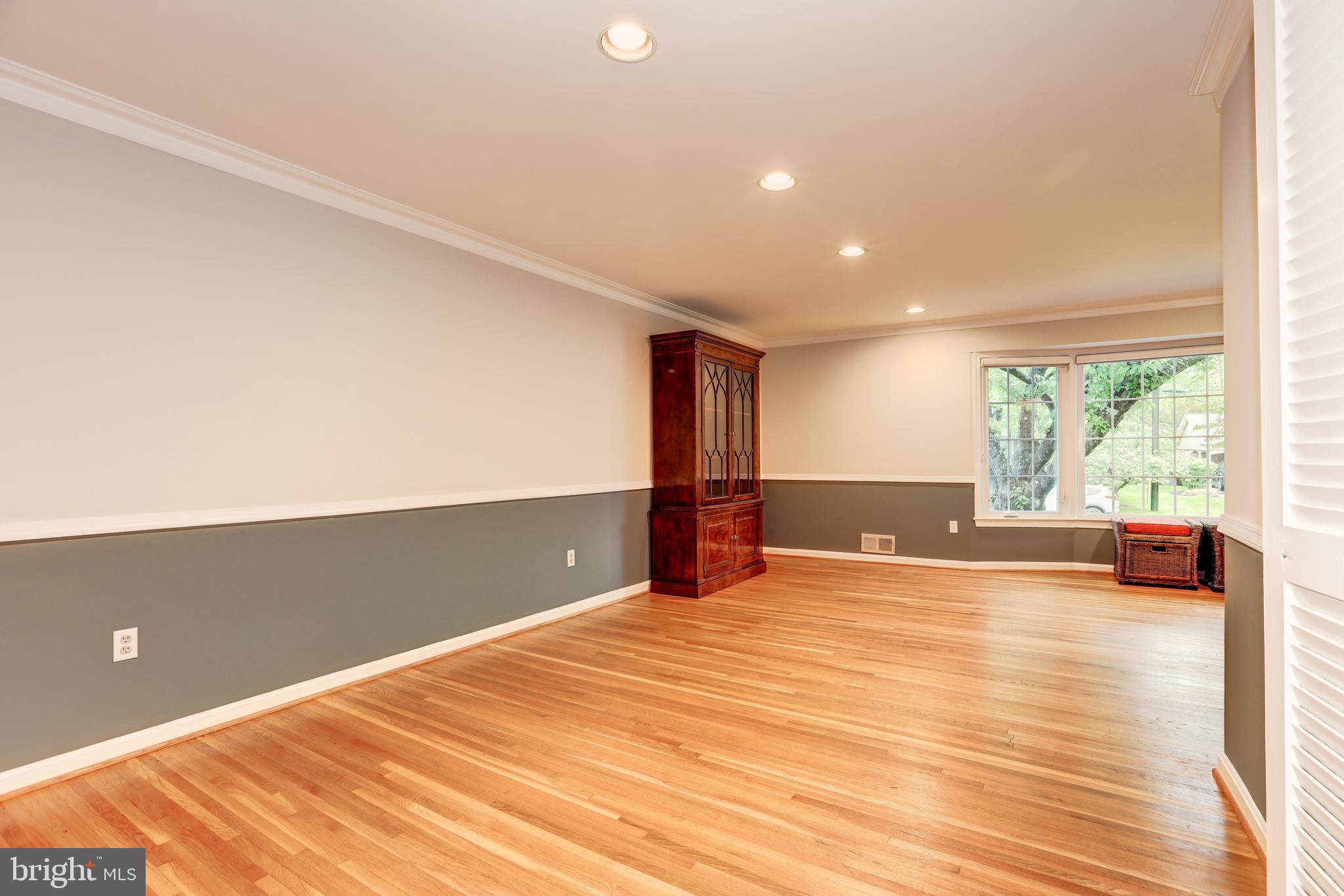 11817 Prestwick Road Potomac, MD 20854 - Photo 15 of 58 Gallery Image 15