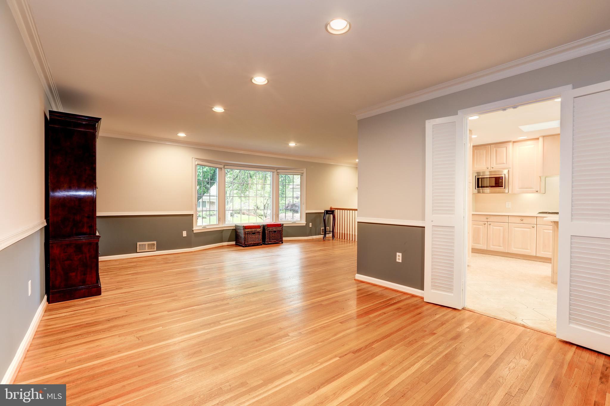 11817 Prestwick Road Potomac, MD 20854 - Photo 16 of 58 Gallery Image 16