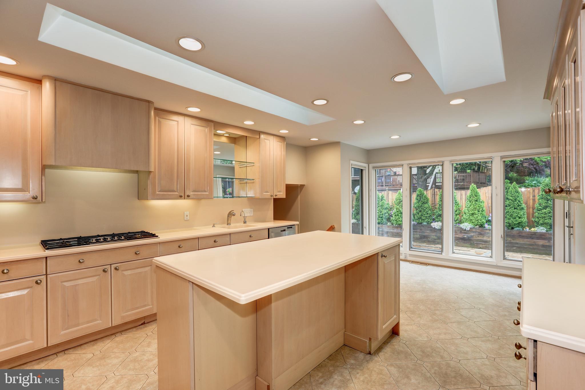 11817 Prestwick Road Potomac, MD 20854 - Photo 18 of 58 Gallery Image 18