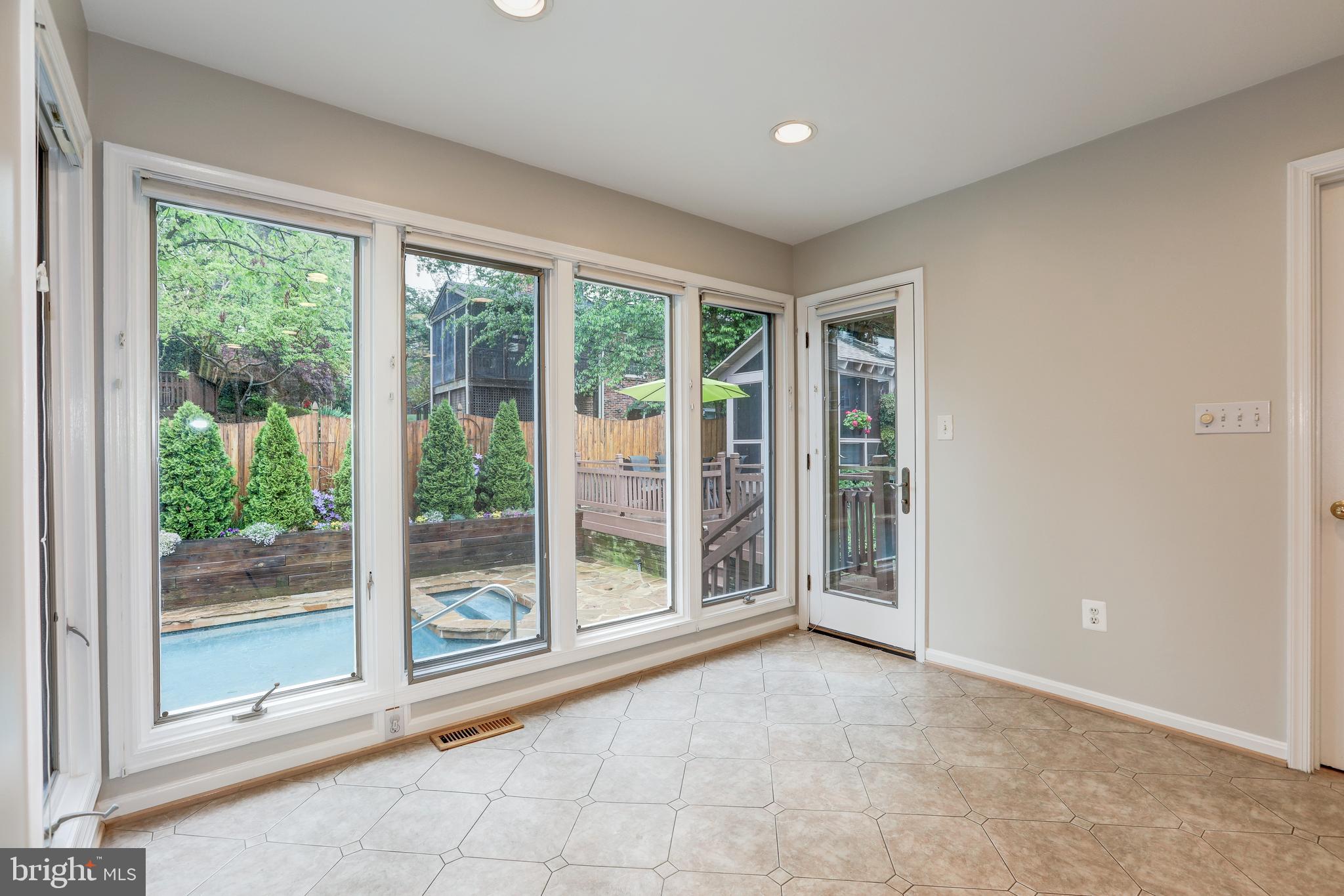 11817 Prestwick Road Potomac, MD 20854 - Photo 22 of 58 Gallery Image 22