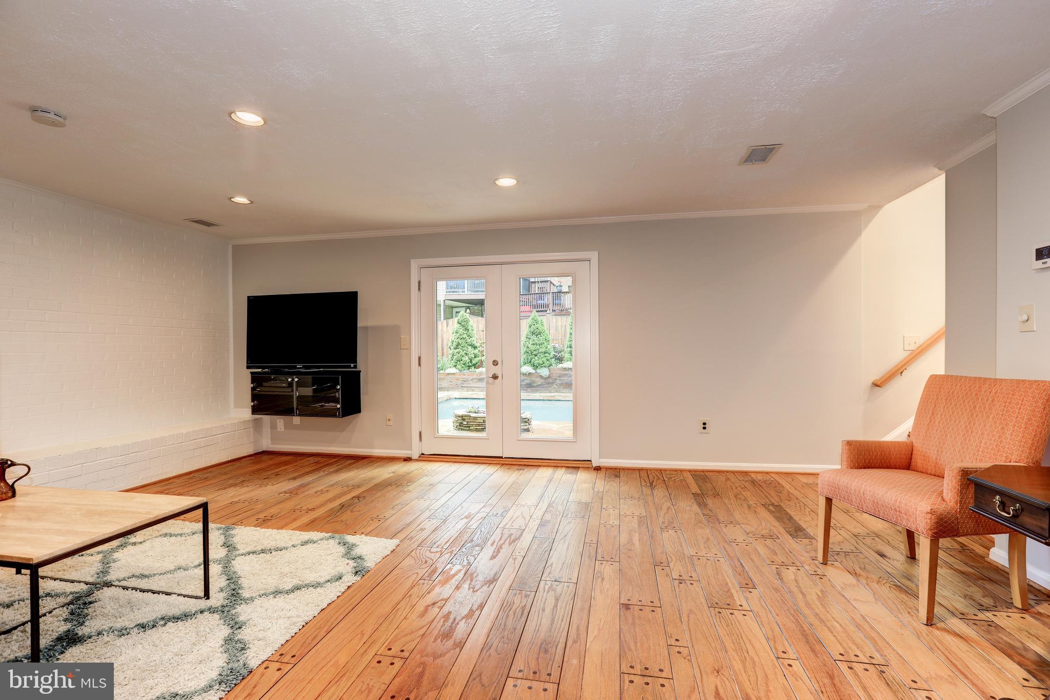 11817 Prestwick Road Potomac, MD 20854 - Photo 23 of 58 Gallery Image 23