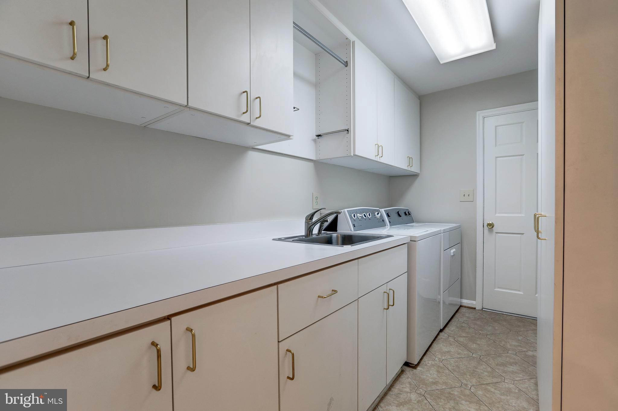 11817 Prestwick Road Potomac, MD 20854 - Photo 30 of 58 Gallery Image 30