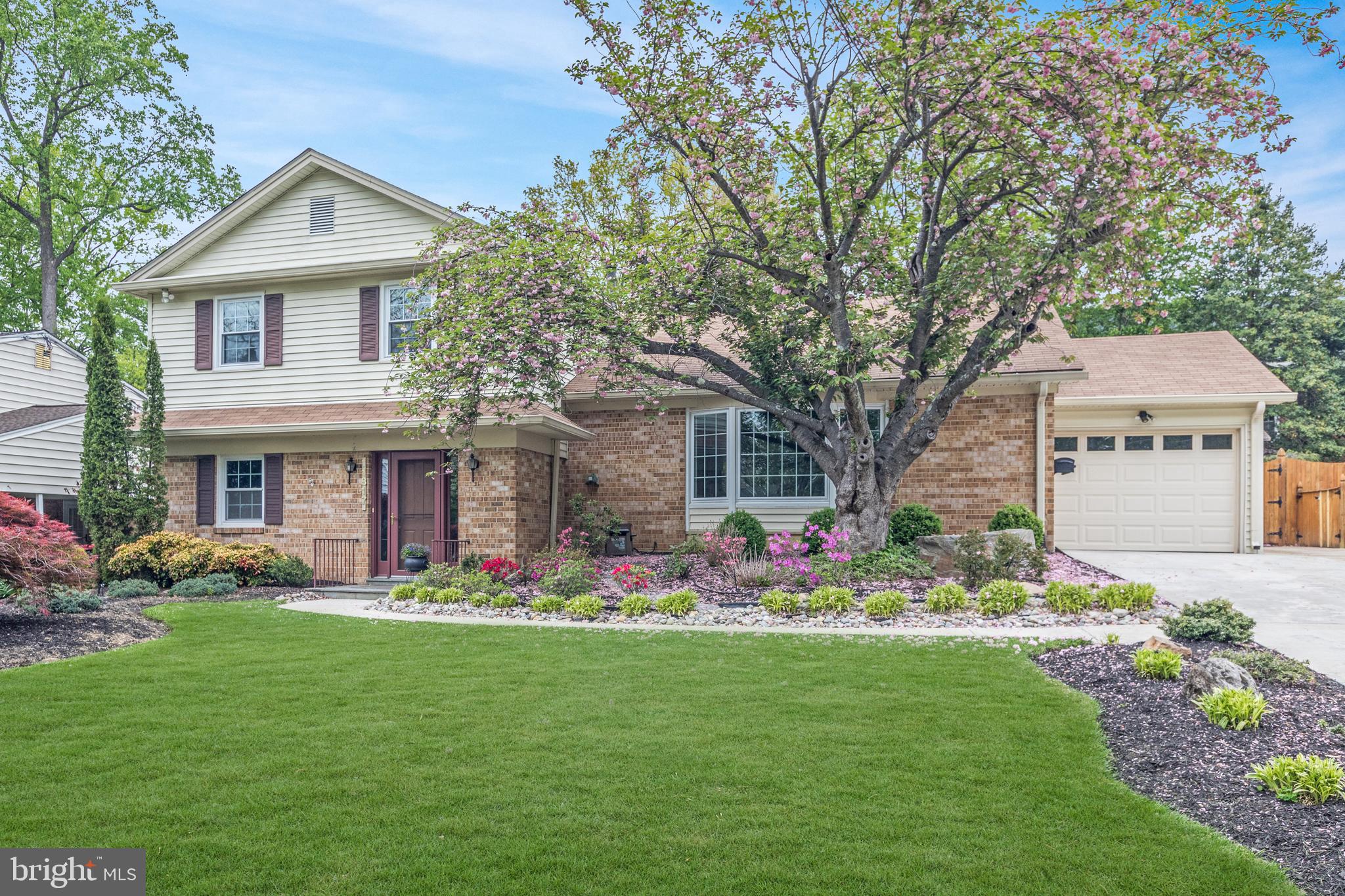 11817 Prestwick Road Potomac, MD 20854 - Photo 3 of 58 Gallery Image 3