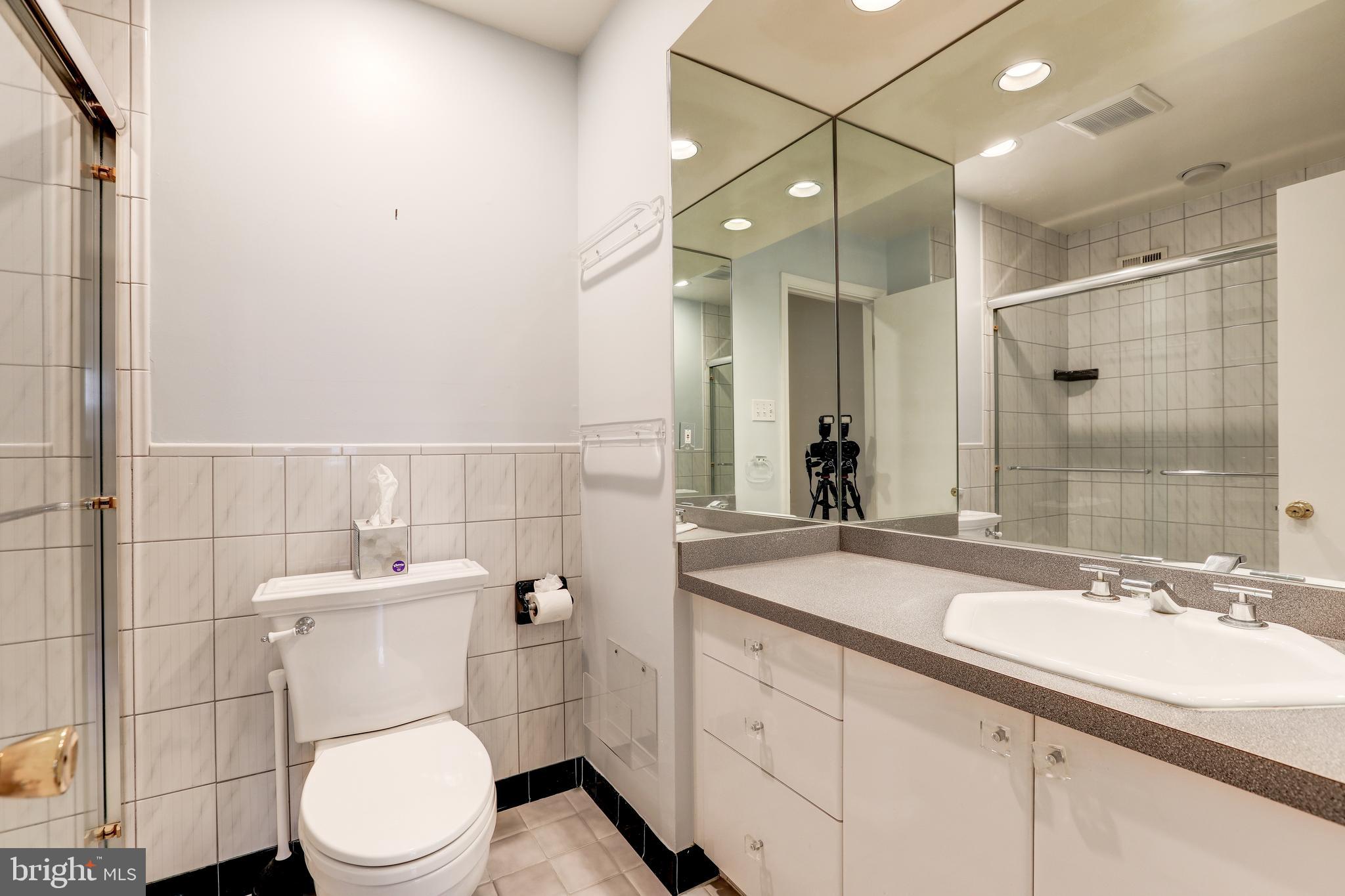 11817 Prestwick Road Potomac, MD 20854 - Photo 35 of 58 Gallery Image 35