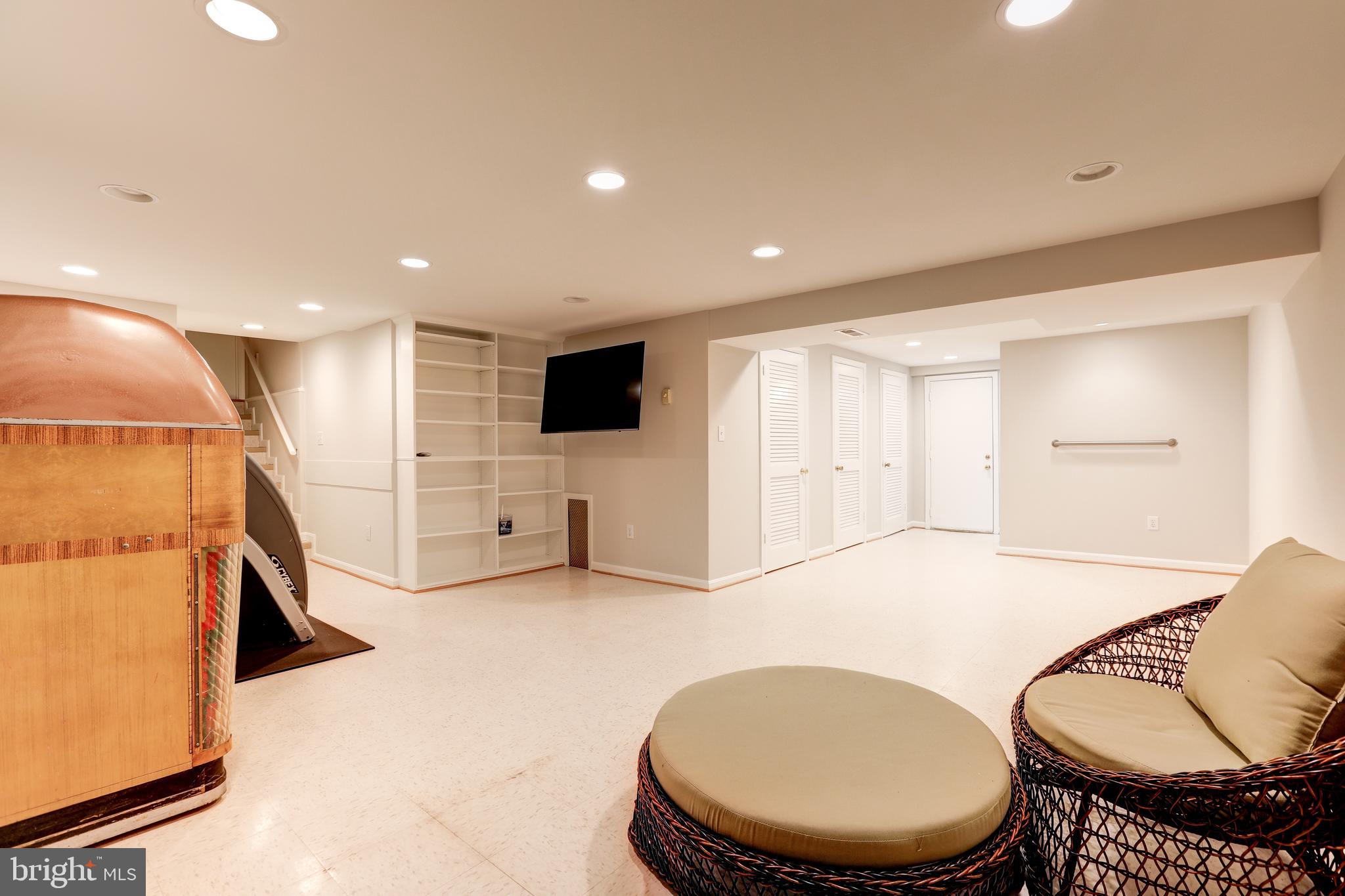 11817 Prestwick Road Potomac, MD 20854 - Photo 45 of 58 Gallery Image 45