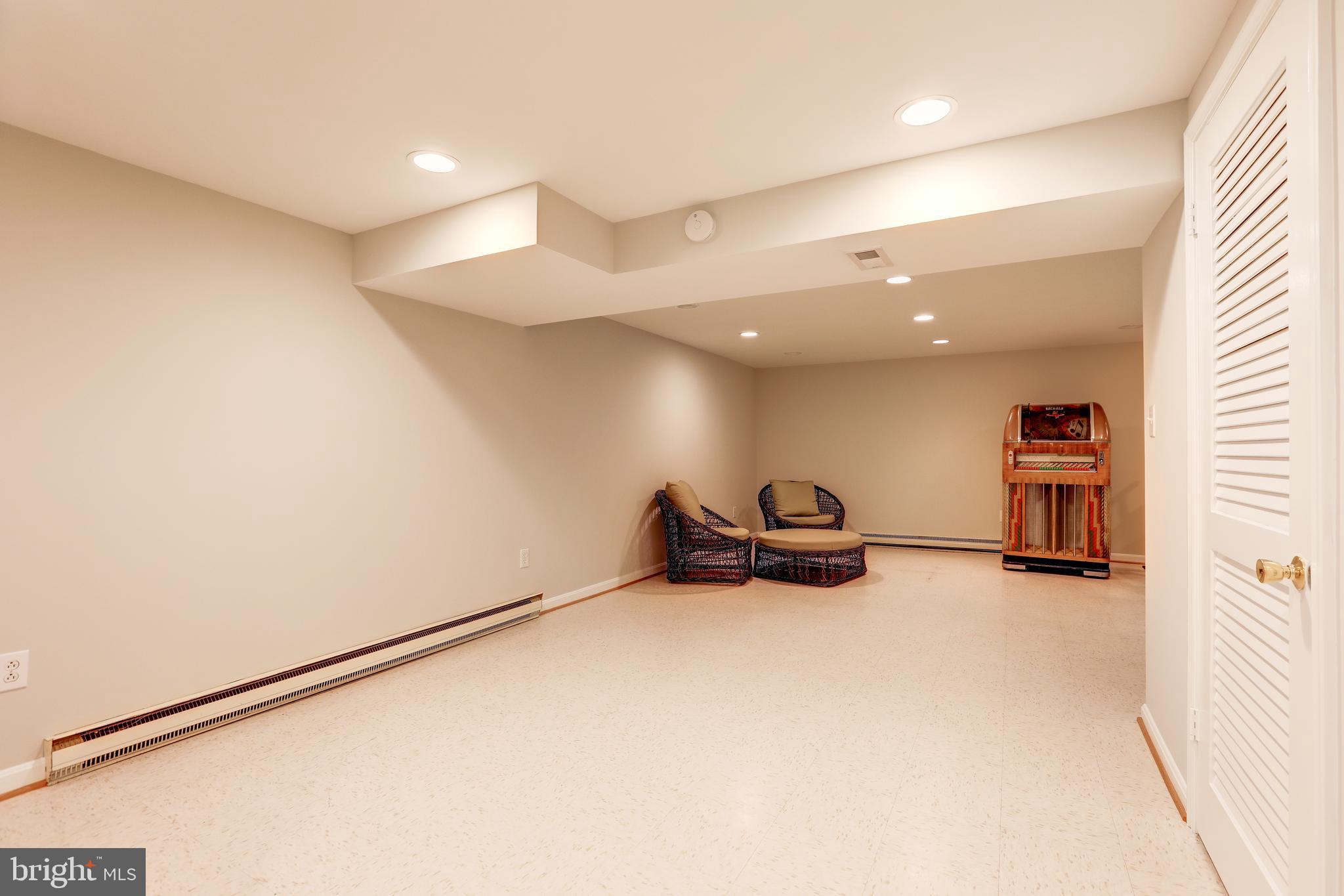 11817 Prestwick Road Potomac, MD 20854 - Photo 47 of 58 Gallery Image 47