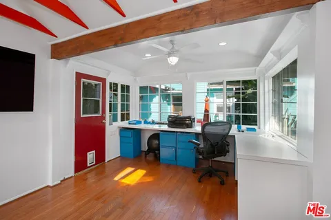 $1,700,000 | 619 Milwood Avenue, Venice, CA 90291