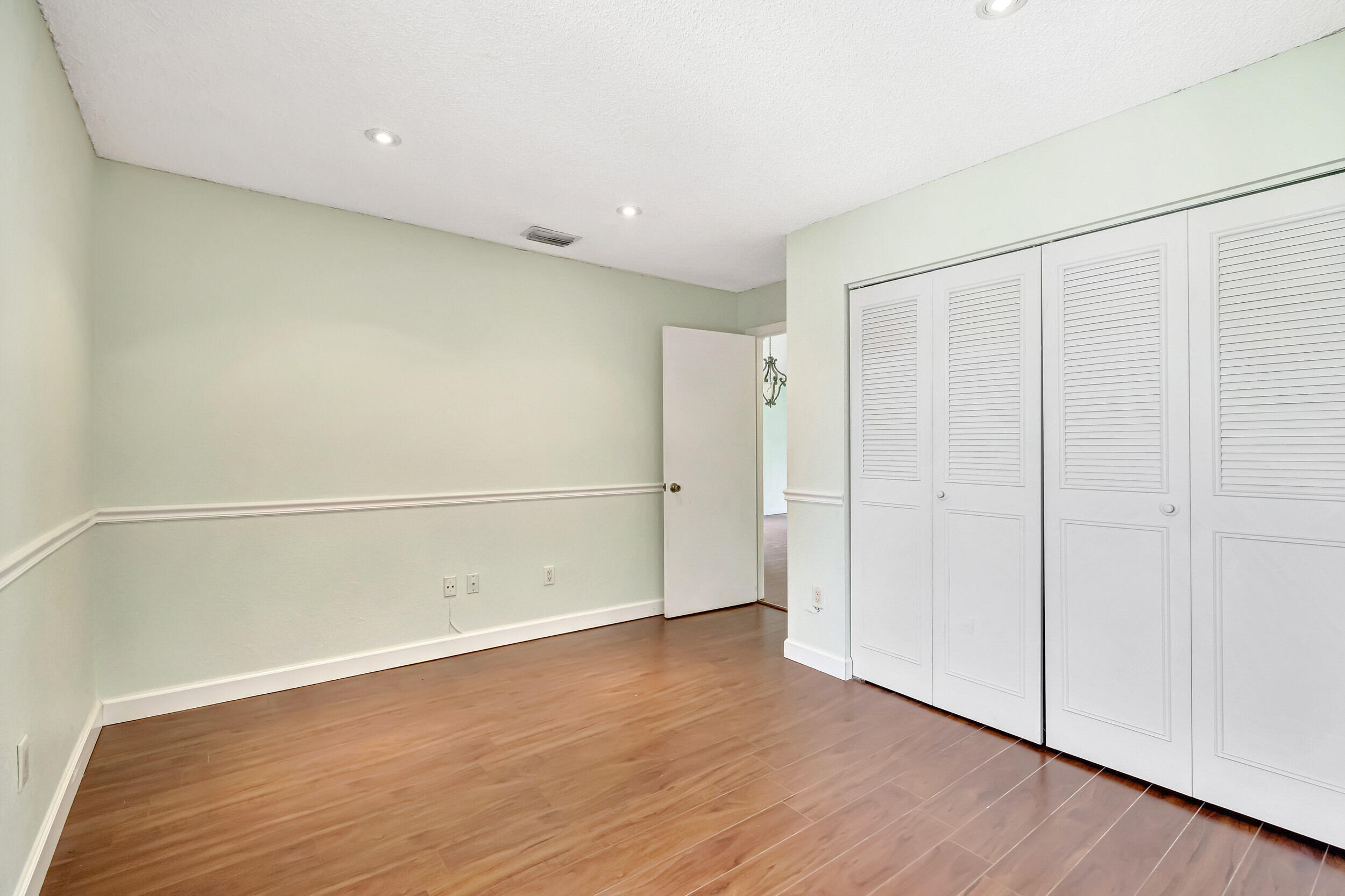 351 Club Circle, Unit 207 Boca Raton, FL 33487 - Photo 15 of 26 27_dsc_5839 - Copy