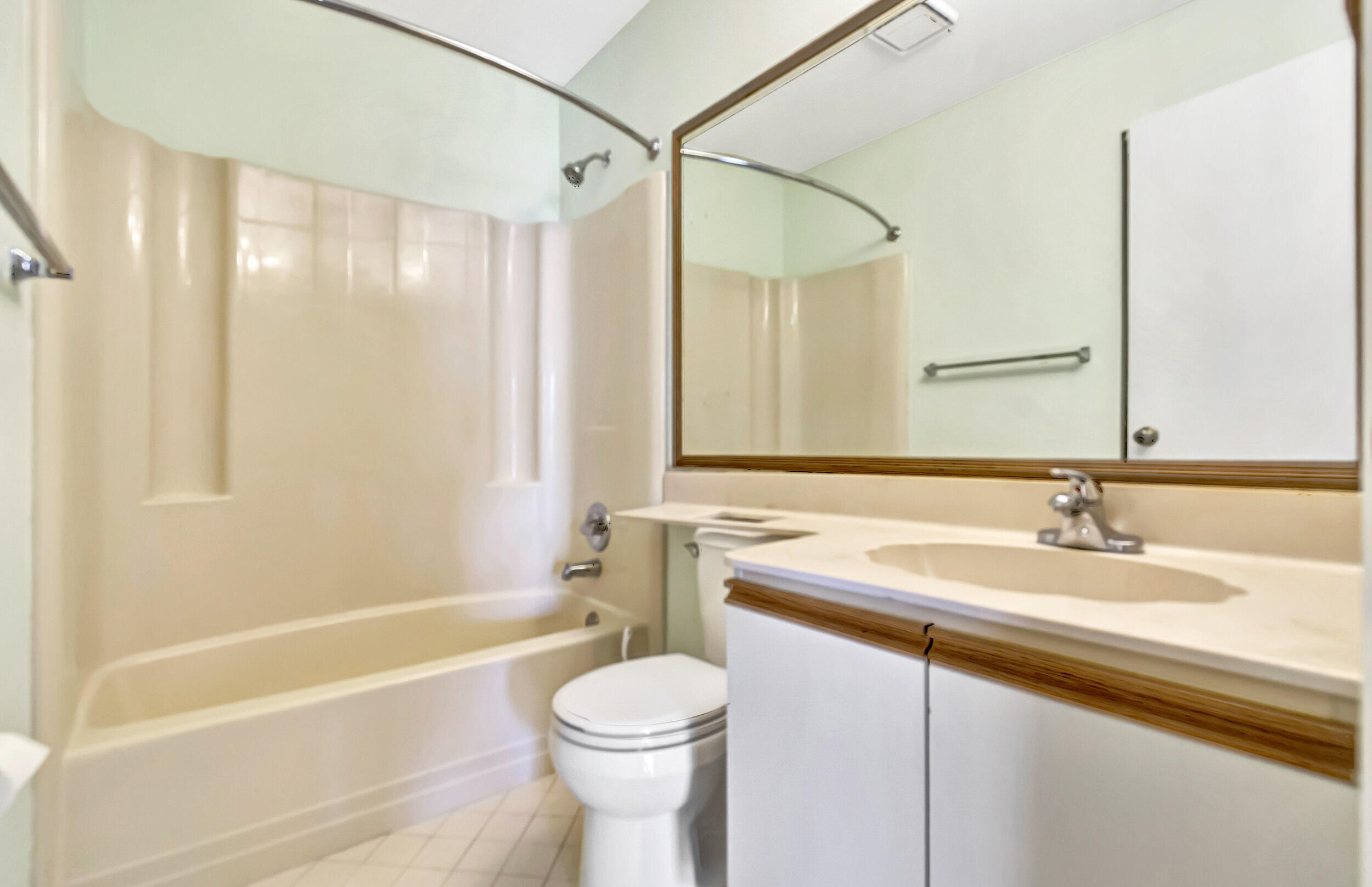 351 Club Circle, Unit 207 Boca Raton, FL 33487 - Photo 17 of 26 28_dsc_5849